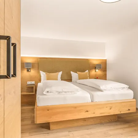 Hotel Neuwirt *