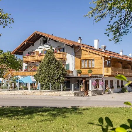Hotel Neuwirt *