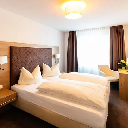 Hotell Neuwirt *